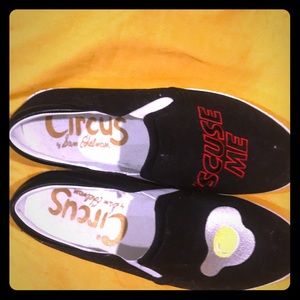 Circus/Sam Edelman “egg-scuse me” slip-on Sz 7.5